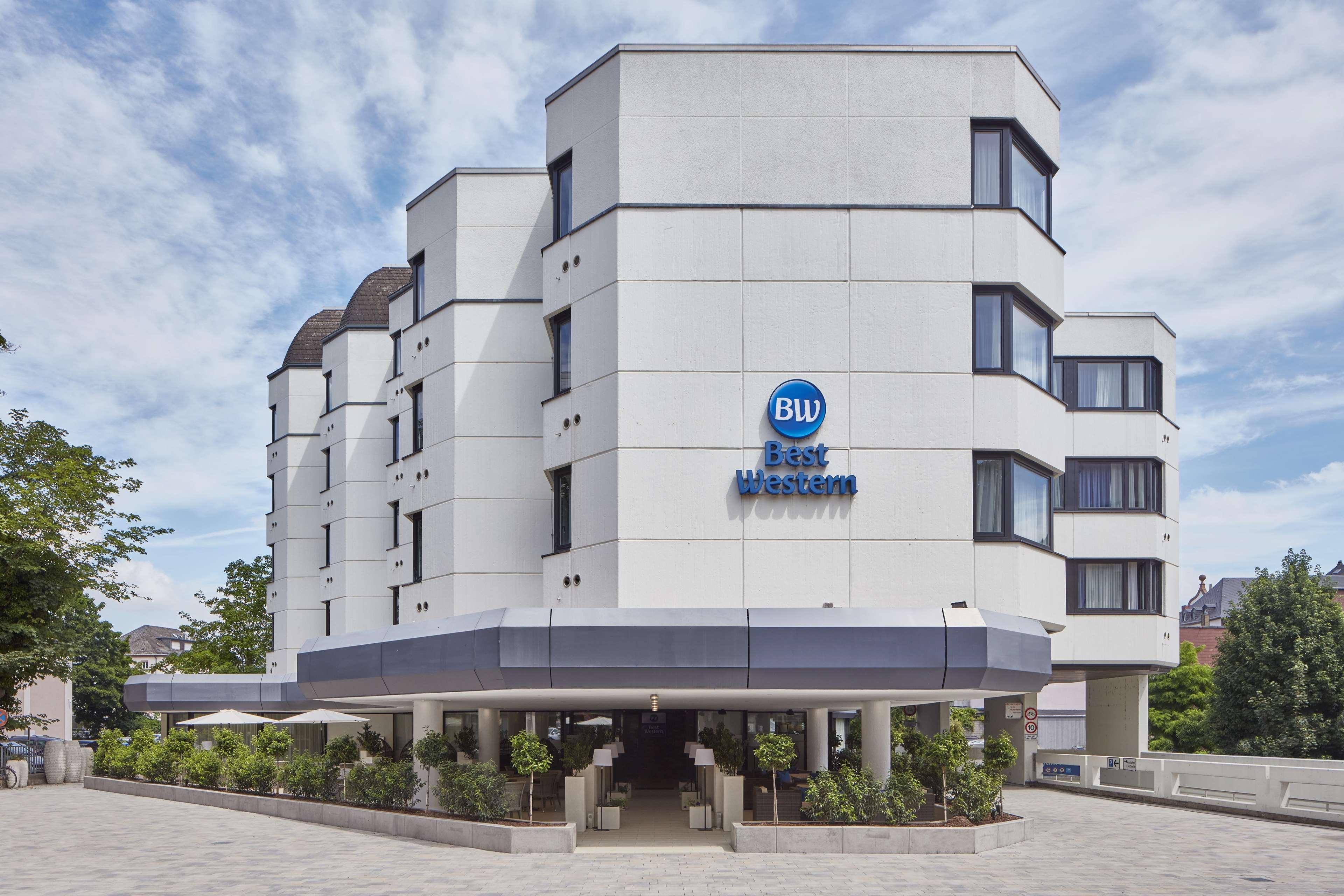 Western Hotel 4*